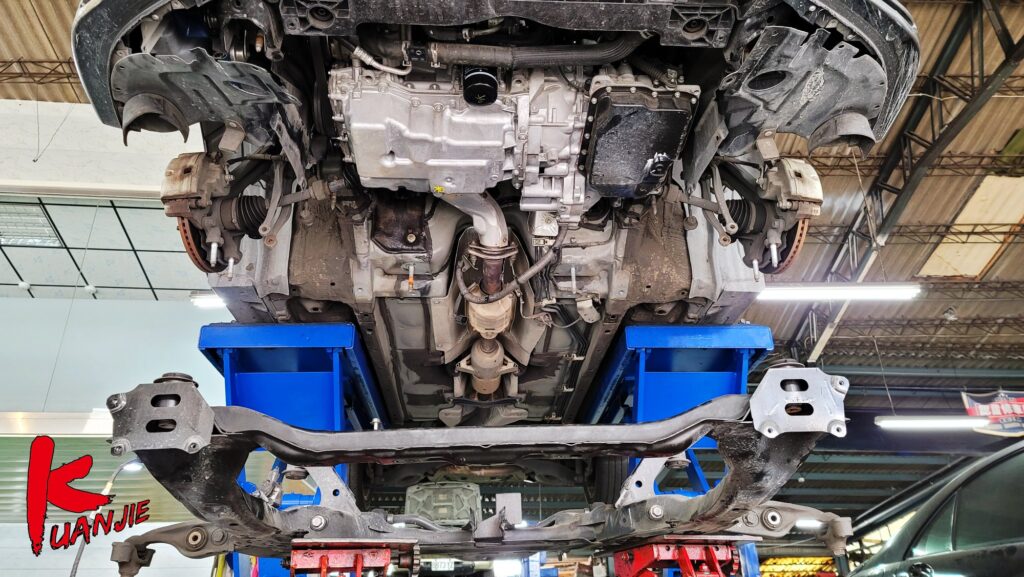 MAZDA6 方向盤變重卡卡無法回正有異音