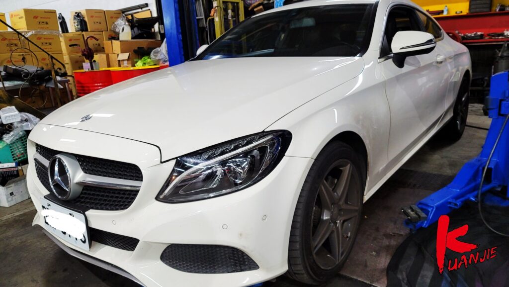 BENZ W205 C180 M274 怠速抖動 起步底盤加速異音 引擎腳 變速箱腳. 空氣冷氣機油心更換