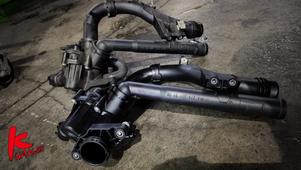 BENZ W205 C180 M274 高速水溫拉高升高引擎亮燈漏水處理 電子節溫器 電子水泵浦 岐管積碳清洗拆裝