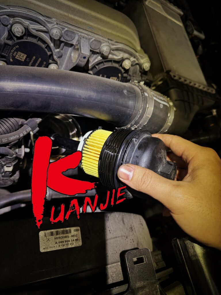 BENZ GLC220 X254 機油空氣冷氣心更換定期保養GAT化學品 (1)