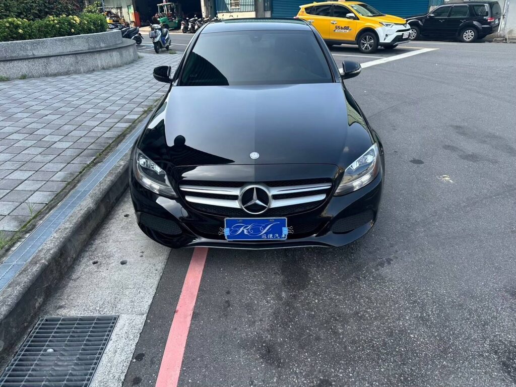 2016/08 BENZ C300 W205 2.0CC 賓士外匯車中古車買賣