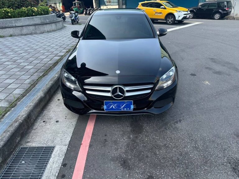 2016/08 BENZ C300 W205 2.0CC 賓士外匯車中古車買賣