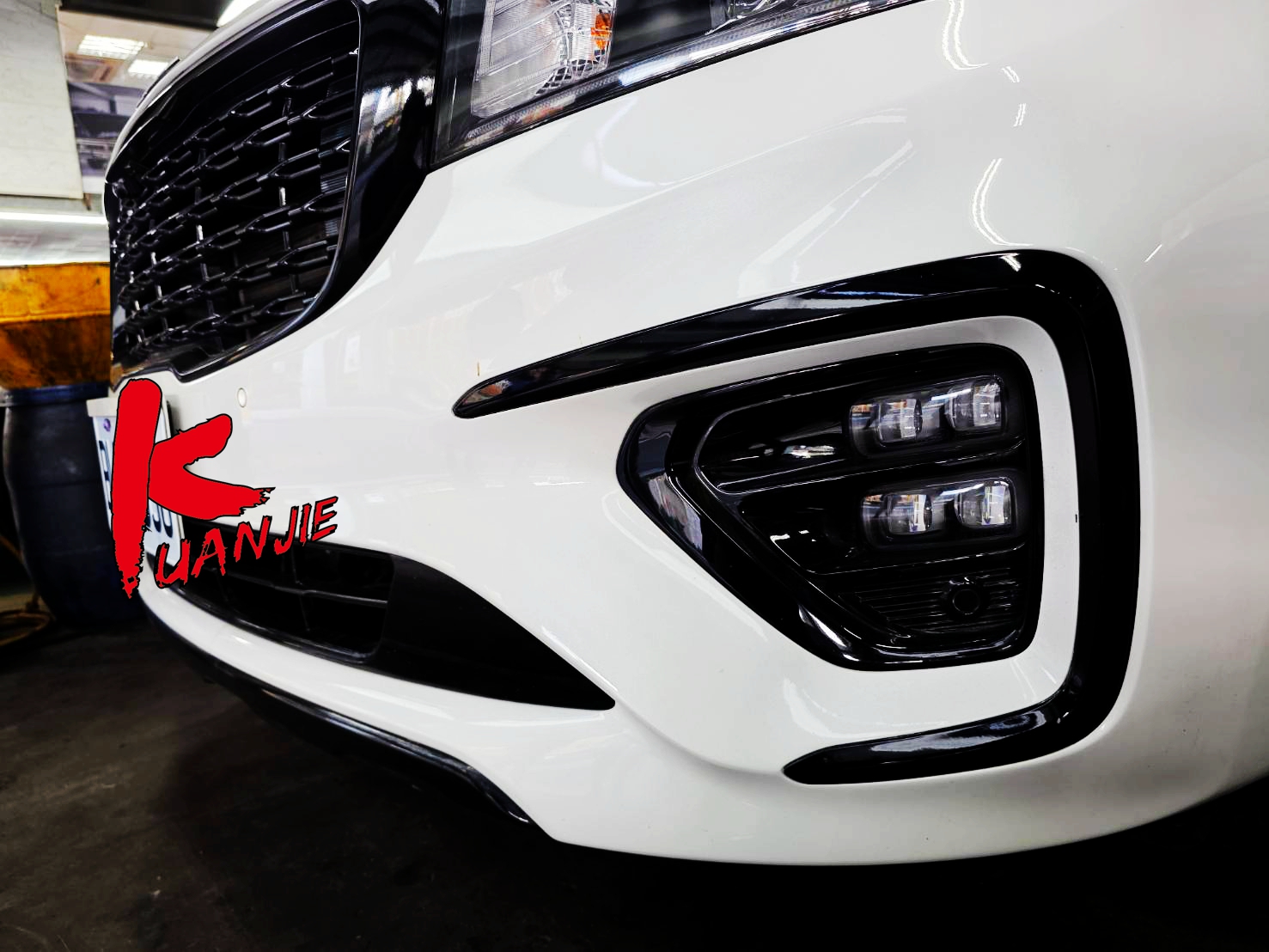 2019 kia carnival 2.2 tdi 前保護罩烤漆 前保險桿烤漆 (前霧燈出風口裝飾條烤漆)