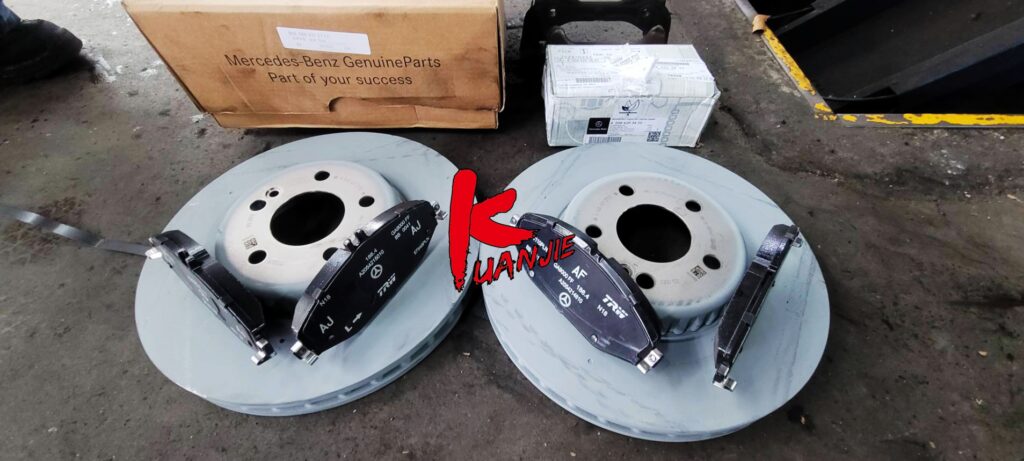 BENZ GLC200 M274 X254 剎車燈亮 正廠剎車皮來令片 正廠剎車盤 剎車油更換