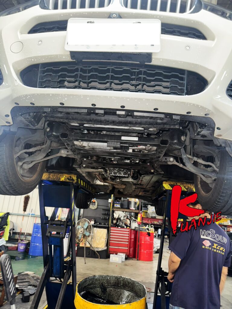 BMW X4 F26 N57N ZF8HP變速箱油定期保養更換 油底殼漏油