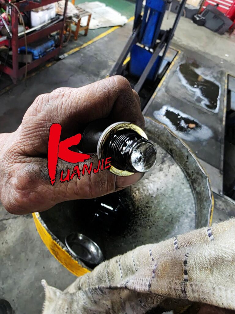 雪鐵龍（Citroën） BERLINGO 專業定期保養服務 機油心冷氣心更換