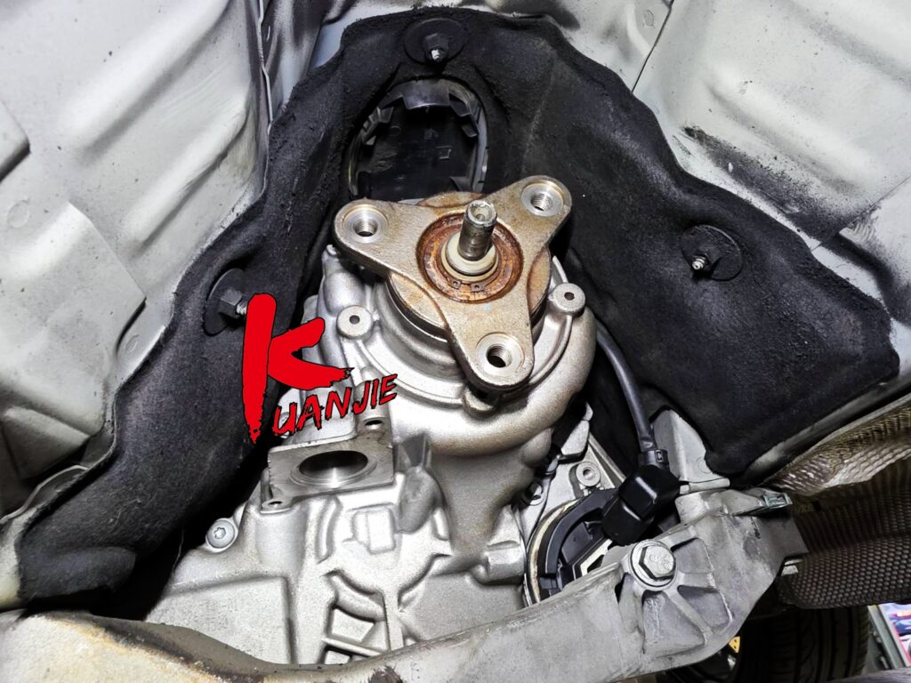 2014年 BMW 428i F33 xDrive 行駛換檔不順頓挫 加力箱故障更換