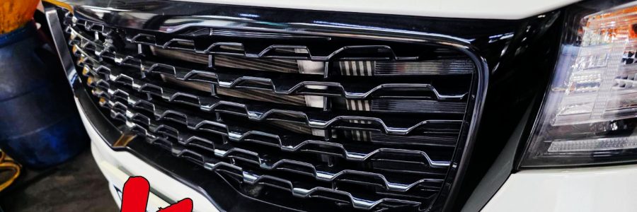 2019 kia carnival 2.2 tdi 前保護罩烤漆 前保險桿烤漆 (前霧燈出風口裝飾條烤漆)