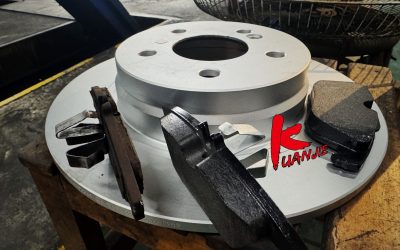 BENZ W204 E220D 剎車皮 剎車盤 剎車油更換 行駛重踩剎車怪異金屬摩擦聲音